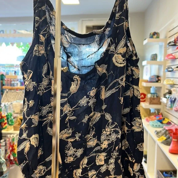 NWT Coverup Roxy Flower Pattern - Picture 2 of 4